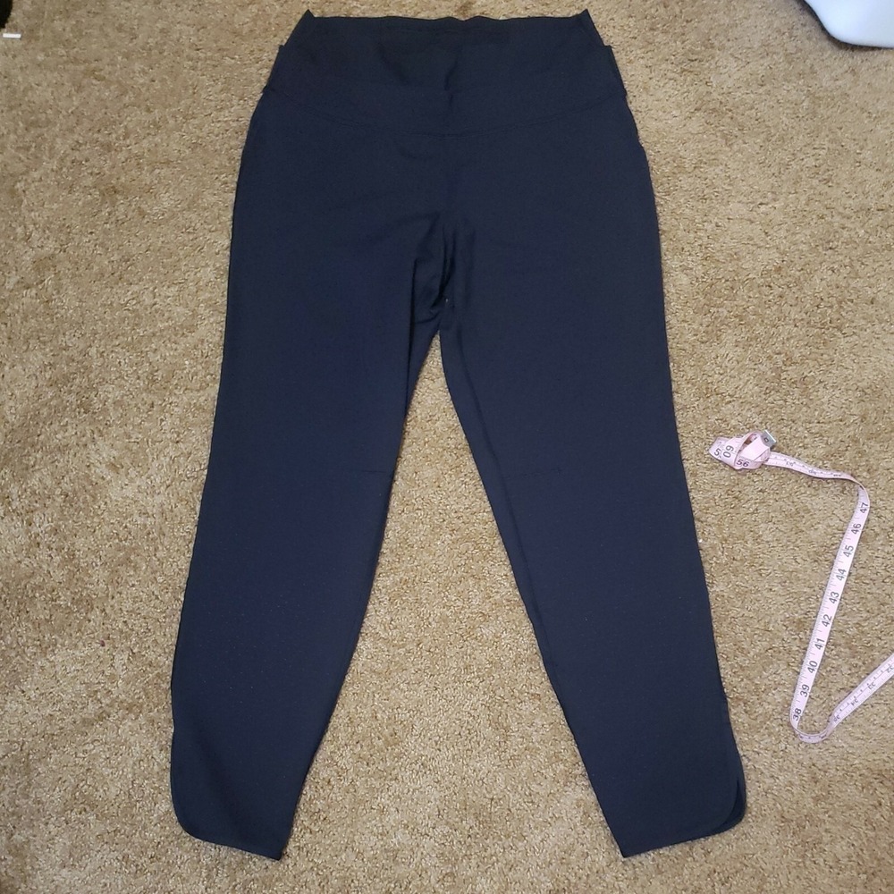 Lululemon Align High Rise Crop Leggings Black‎ Size 6 Athleisure Workout flocked